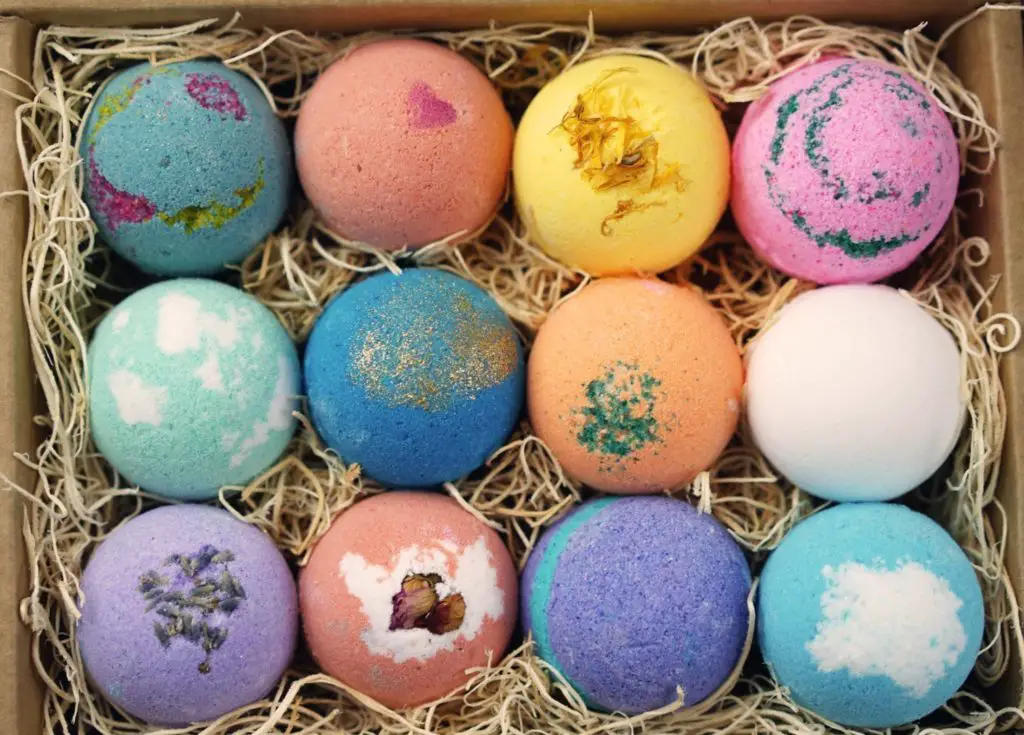 13 Vegan Bath Bombs That Actually Work (2023) - Cruelty Free Reviews