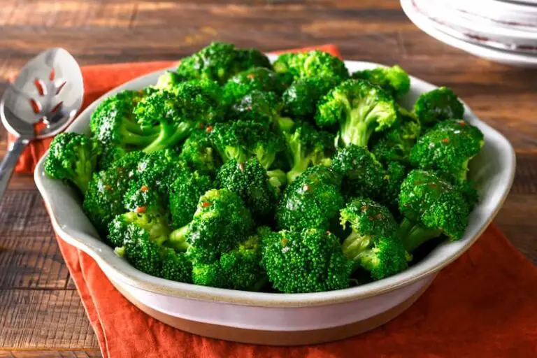 steamed broccoli as vegan at cracker barrel